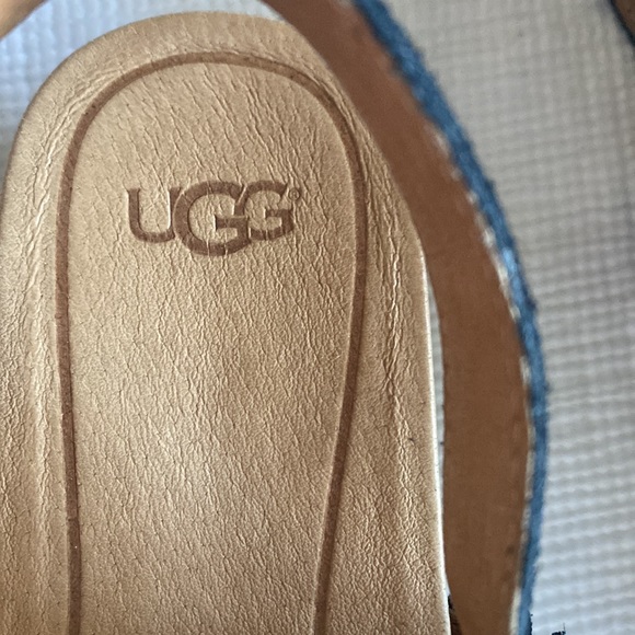 Ugg patent leather scrappy sandals size 8.5 - Picture 6 of 9